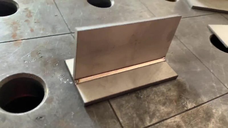 金属板材切割下料机：揭秘其价格背后的秘密